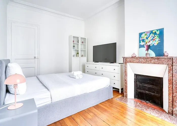 4p Ternes - Arc De Triomphe Paříž